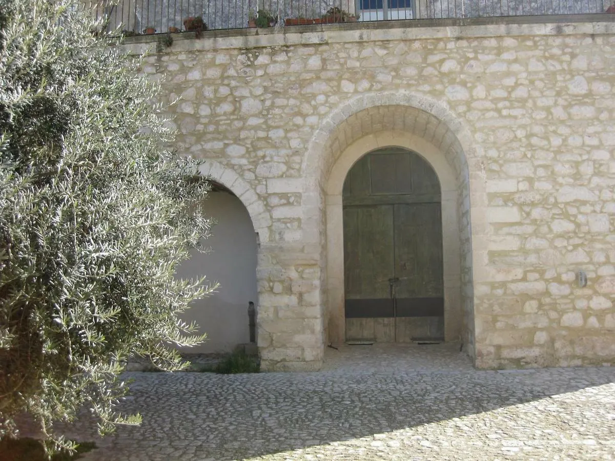 Bed & Breakfast Bed and Breakfast Dimora Di Dante Chiaramonte Gulfi